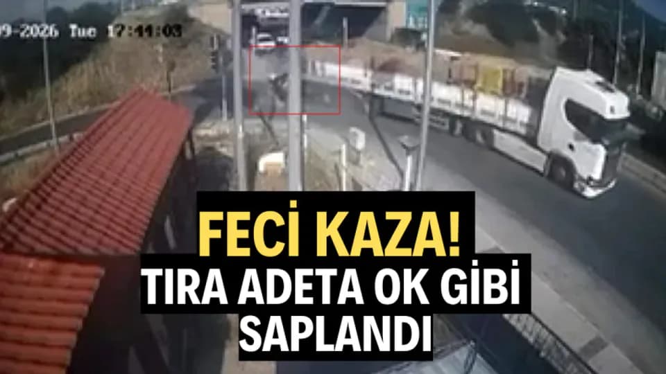 İzmir'de feci kaza: Otomobil tıra arkadan çarparak altına girdi görseli