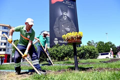 Yalova'da Renkli Dönüşüm: Yaz Mevsimine Özel Peyzaj Çalışmaları Başladı