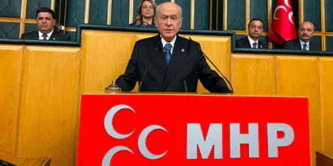 Devlet Bahçeli'den Sert Uyarı: Ülke Gündemi İç Hesapların Hamalı Değildir