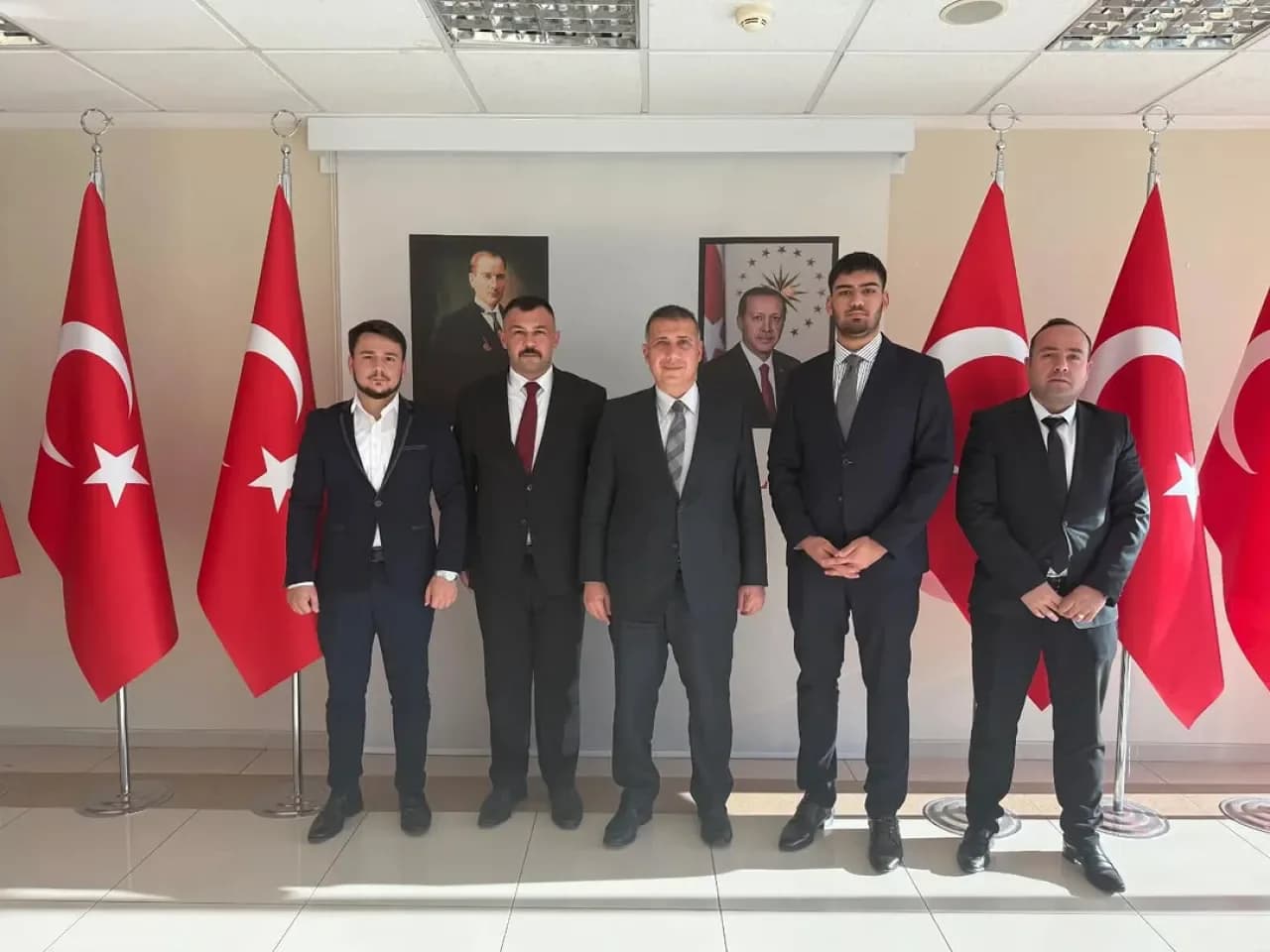 <![CDATA[Tuza Ülkü Ocakları Yöneticilerinden Kaymakam Güney'e Nezaket Ziyareti]]>