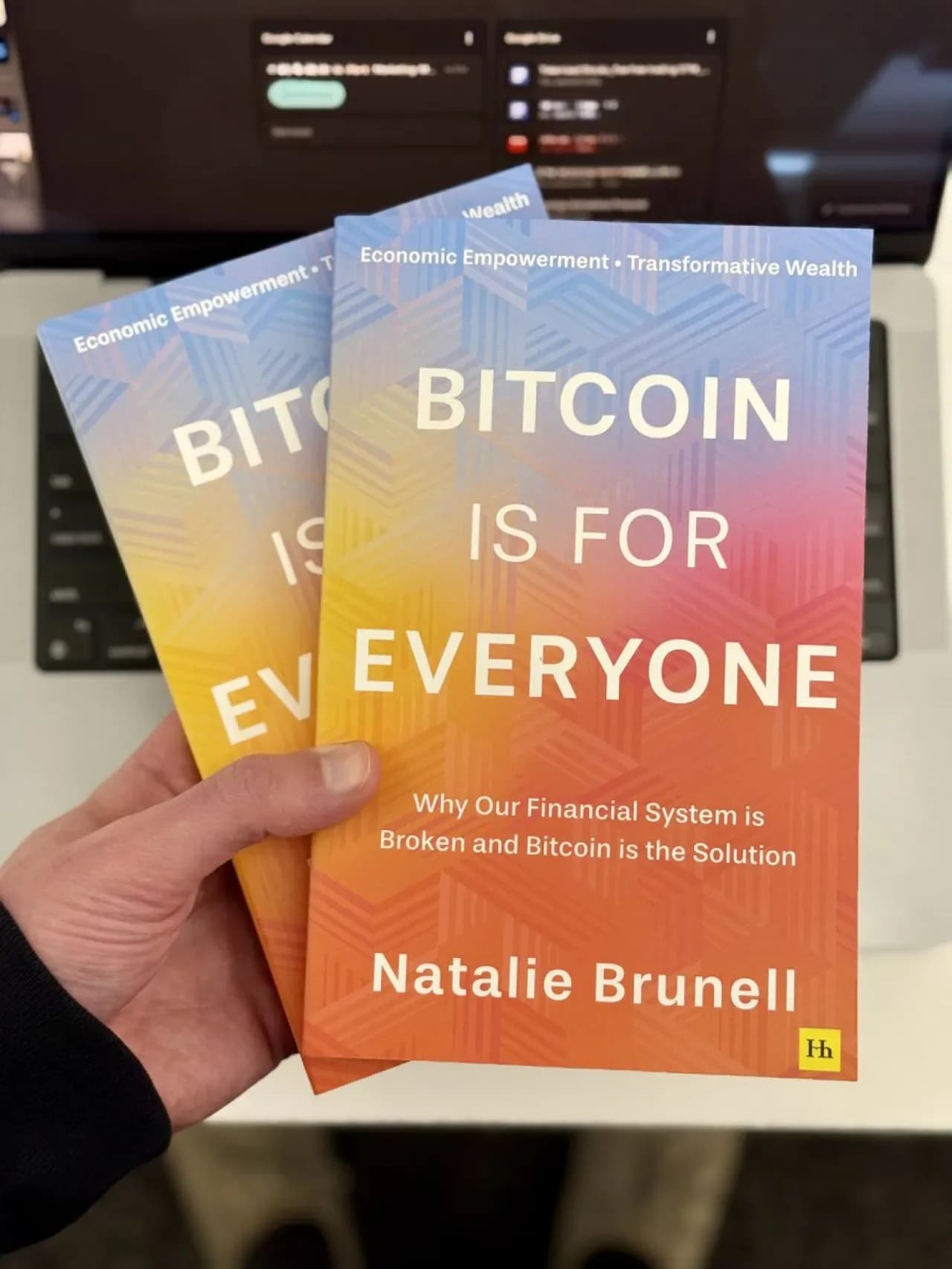 Bitcoin Kitabı "Bitcoin is for Everyone" İçin Hediye Çekilişi Düzenleniyor Bitcoin Kitabı "Bitcoin is for Everyone" İçin Hediye Çekilişi Düzenleniyor