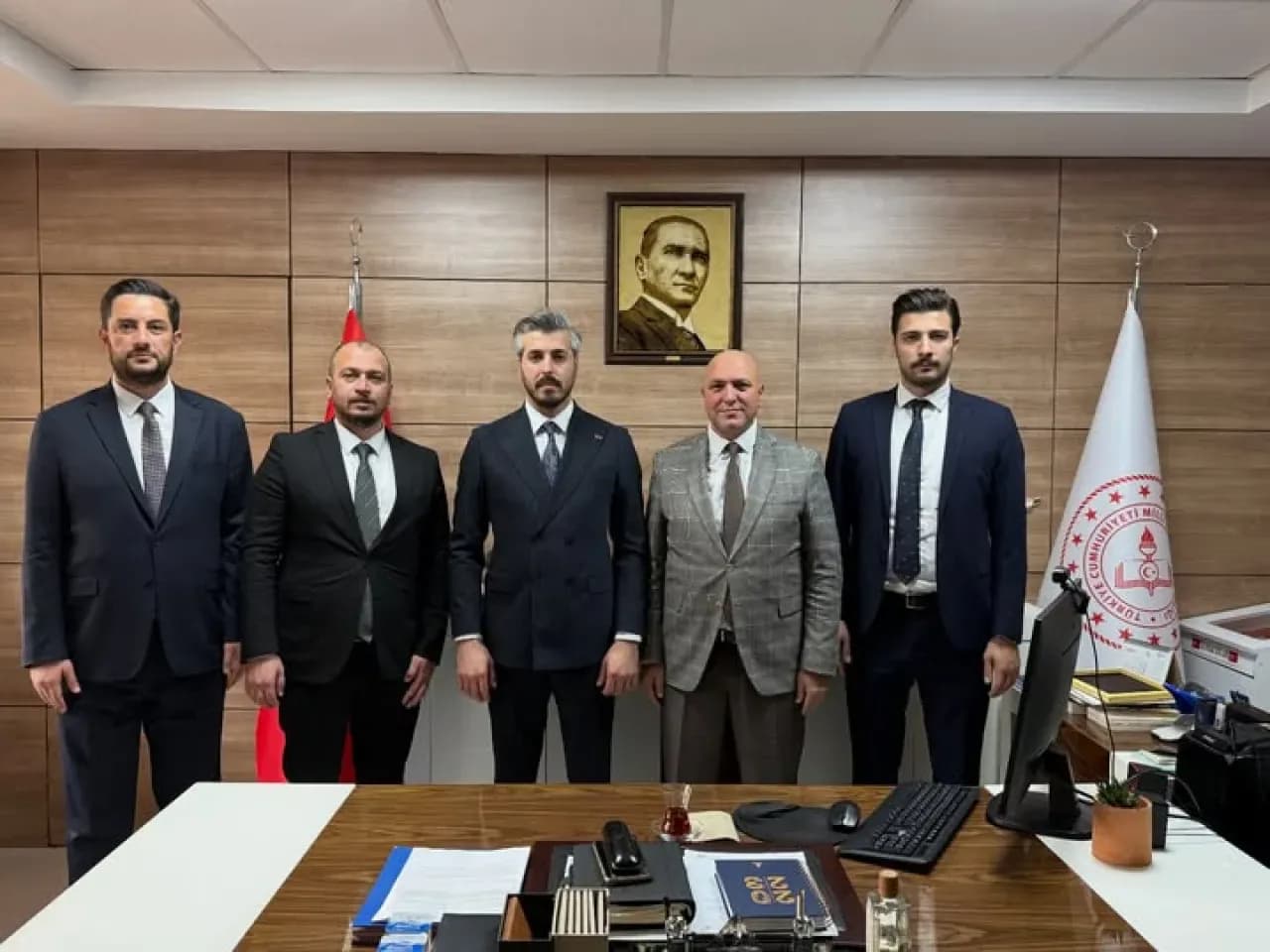 MHP Başakşehir İlçe Başkanlığı, Milli Eğitim Müdürü Ahmet Coşkun'u Ziyaret Etti