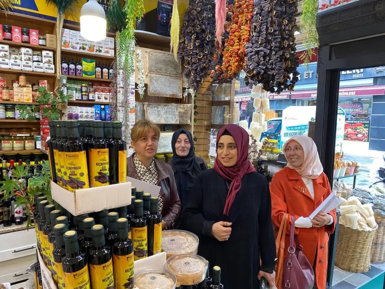 AK Parti Ümraniye Kadın Kolları, Mahalle Çalışmalarını Tamamladı