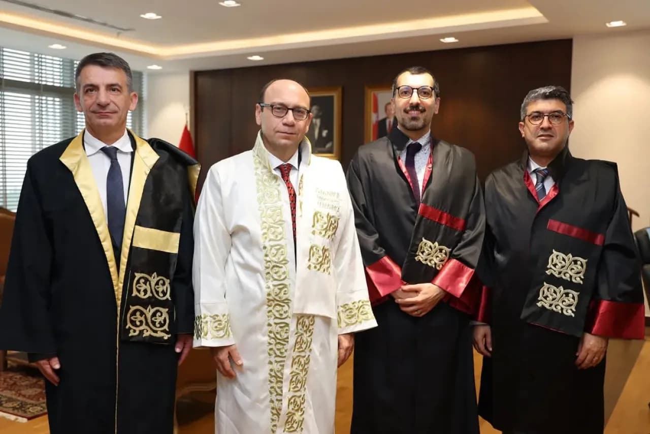 İstanbul Üniversitesi-Cerrahpaşa'da Dokuz Öğretim Üyesi Doçentliğe Yükseldi İstanbul Üniversitesi-Cerrahpaşa'da Dokuz Öğretim Üyesi Doçentliğe Yükseldi