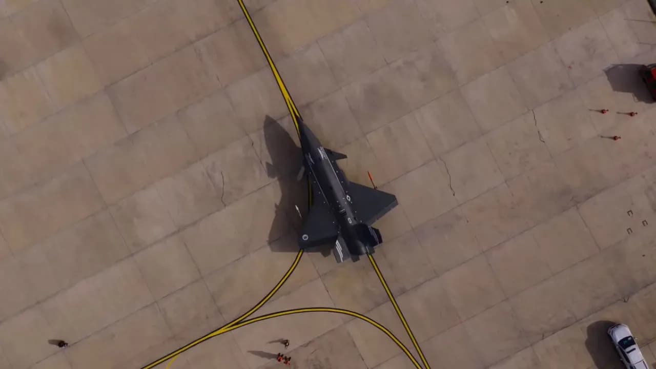 Bayraktar KIZILELMA'dan Kritik Testler: F-16 ile Kol Uçuşu ve Mühimmat Başarısı Bayraktar KIZILELMA'dan Kritik Testler: F-16 ile Kol Uçuşu ve Mühimmat Başarısı