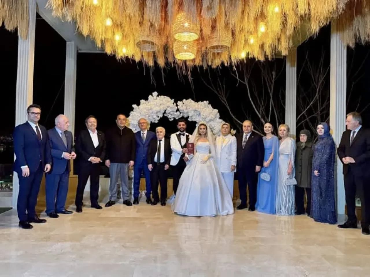 İYİ Partili Adnan Beker, Gizem ve Yusuf'un Nikah Törenine Katıldı İYİ Partili Adnan Beker, Gizem ve Yusuf'un Nikah Törenine Katıldı