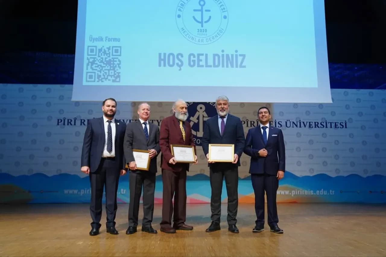 Piri Reis Üniversitesi Mezunlar Derneği'nde Yeni Dönem ve Onursal Üyelikler Piri Reis Üniversitesi Mezunlar Derneği'nde Yeni Dönem ve Onursal Üyelikler