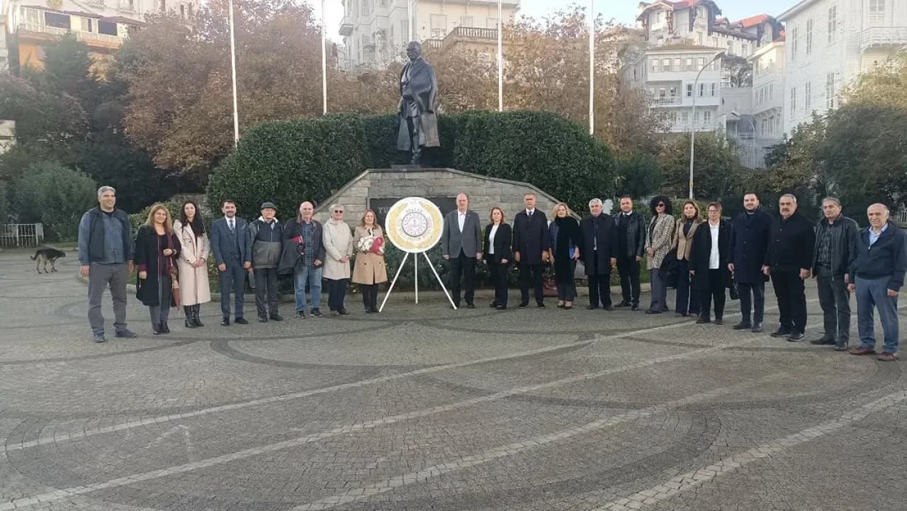 Adalar'da 24 Kasım Öğretmenler Günü Kutlamaları Adalar'da 24 Kasım Öğretmenler Günü Kutlamaları