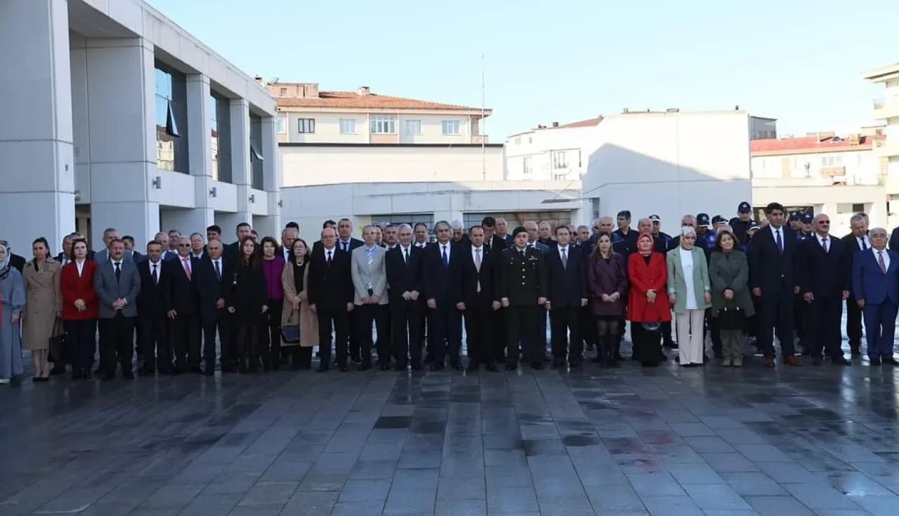 Gebze Belediyesi'nden 24 Kasım Öğretmenler Günü'nde Anlamlı Tören Gebze Belediyesi'nden 24 Kasım Öğretmenler Günü'nde Anlamlı Tören