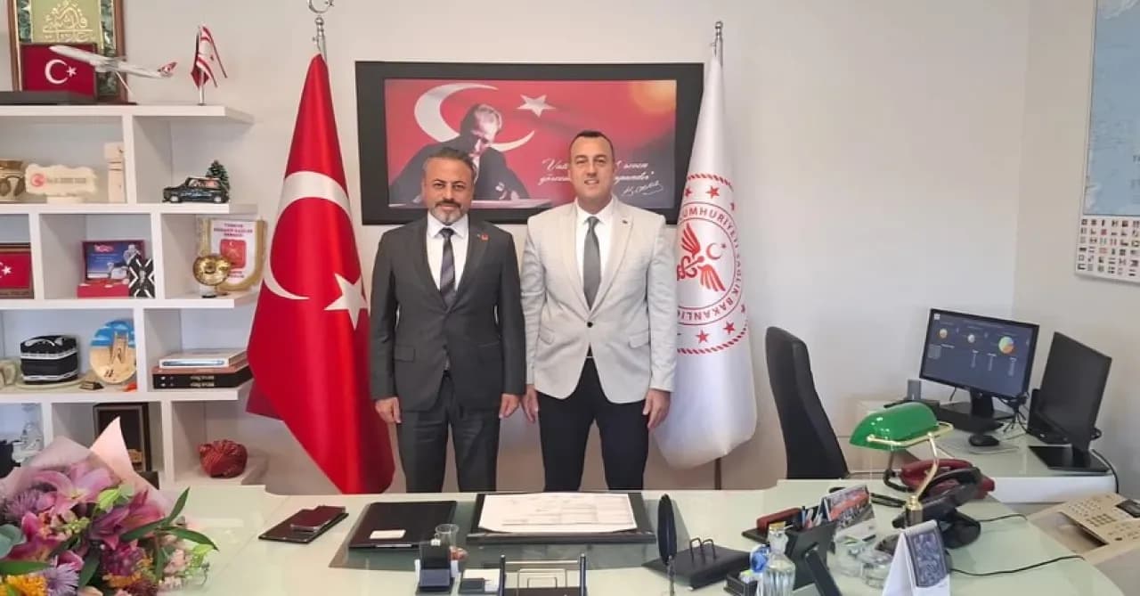CHP Ümraniye İlçe Başkanlığı, Ümraniye Eğitim ve Araştırma Hastanesi Başhekimi'ni Ziyaret Etti CHP Ümraniye İlçe Başkanlığı, Ümraniye Eğitim ve Araştırma Hastanesi Başhekimi'ni Ziyaret Etti