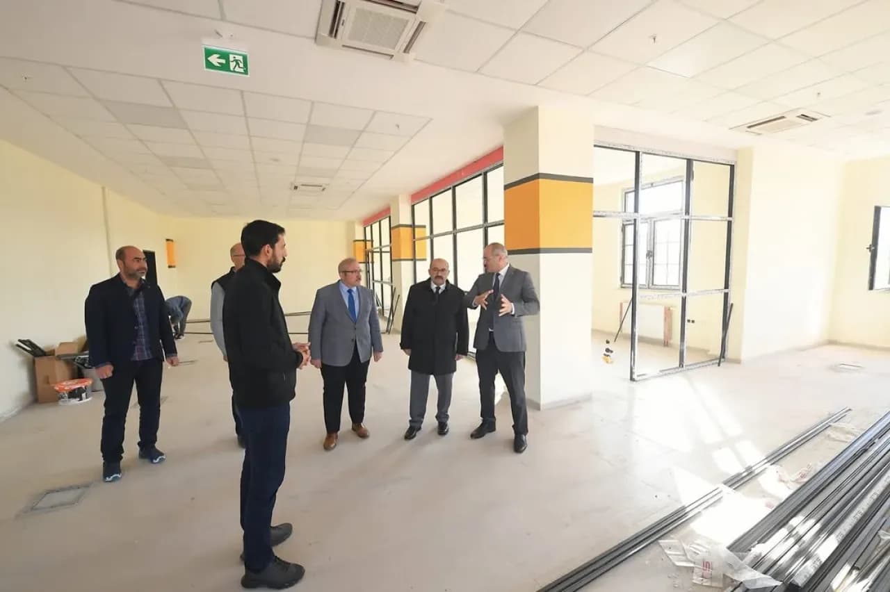 Altıeylül Hükümet Konağı İnşaatında Son Aşamaya Gelindi Altıeylül Hükümet Konağı İnşaatında Son Aşamaya Gelindi