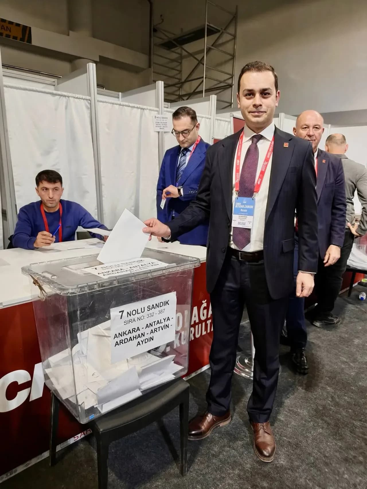 Cumhuriyet Halk Partisi'nde Yeni Genel Başkan Özgür Özel Oldu Cumhuriyet Halk Partisi'nde Yeni Genel Başkan Özgür Özel Oldu