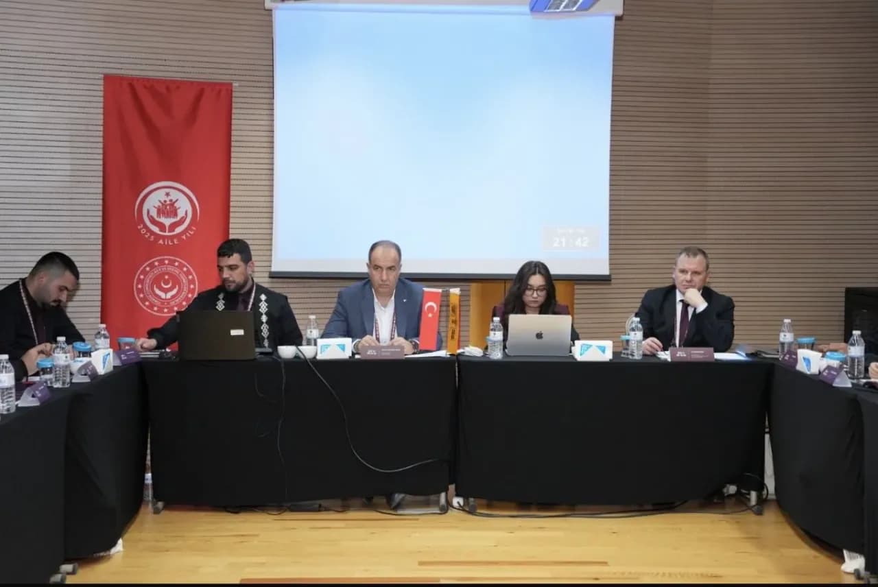 Konya'da Şehir ve Aile Şurası Düzenlendi Konya'da Şehir ve Aile Şurası Düzenlendi