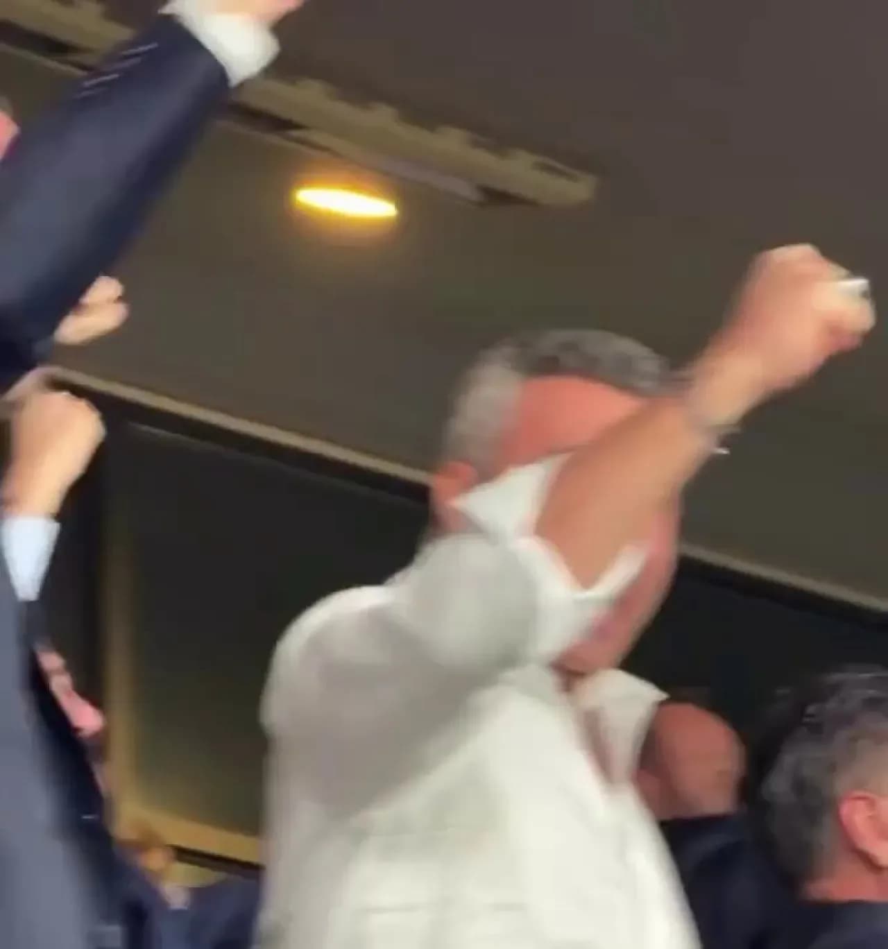 Fenerbahçe Başkanı Saadettin Saran'dan Taraftarlara Gol Sevinci