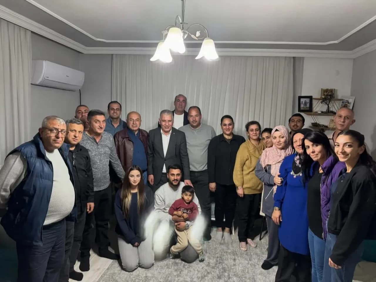 MHP Sarıçam, Komşuluk Bağlarını Güçlendirmek İçin Mahalle Ziyaretlerine Devam Ediyor MHP Sarıçam, Komşuluk Bağlarını Güçlendirmek İçin Mahalle Ziyaretlerine Devam Ediyor
