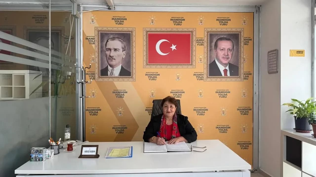 AK Parti Muratpaşa İlçe Başkanlığı'nda Nöbetçi Başkanlık Görevi Aysun Akgül'de