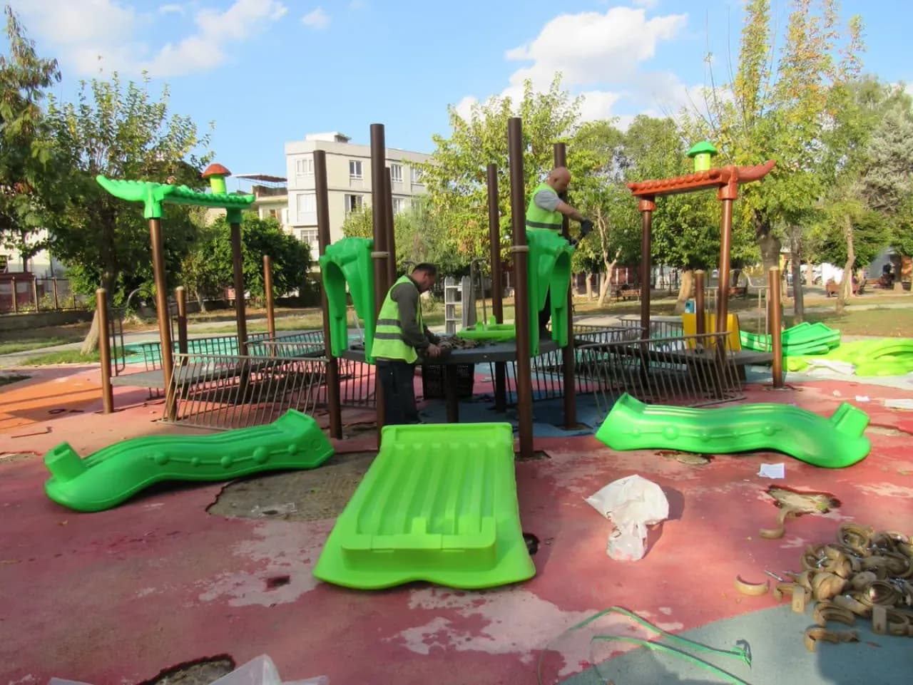 Adana'da Çocuk Oyun ve Spor Alanları Modernleşiyor Adana'da Çocuk Oyun ve Spor Alanları Modernleşiyor
