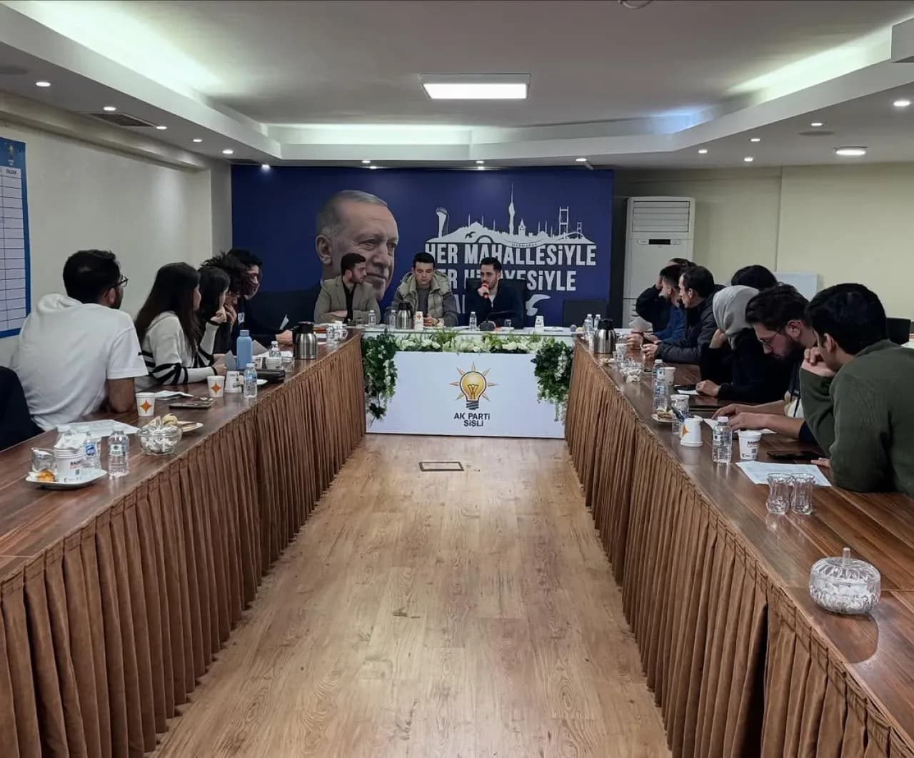 AK Parti Şişli Gençlik Kolları Yönetim Kurulu Toplantısı Yapıldı AK Parti Şişli Gençlik Kolları Yönetim Kurulu Toplantısı Yapıldı