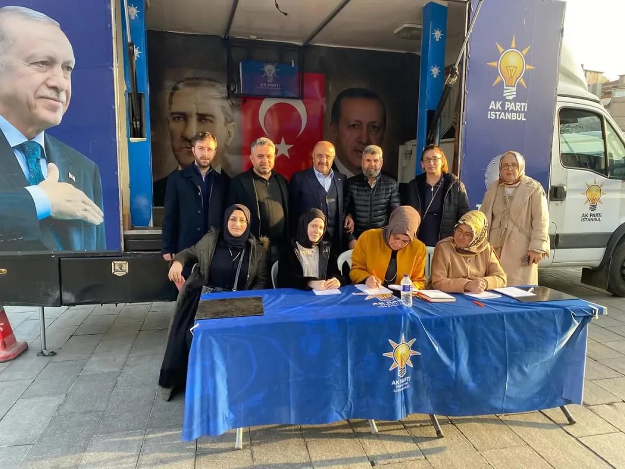 AK Parti Eyüpsultan'da Vatandaş Buluşması: Talepler Dinlendi, Yeni Üyeler Katıldı AK Parti Eyüpsultan'da Vatandaş Buluşması: Talepler Dinlendi, Yeni Üyeler Katıldı