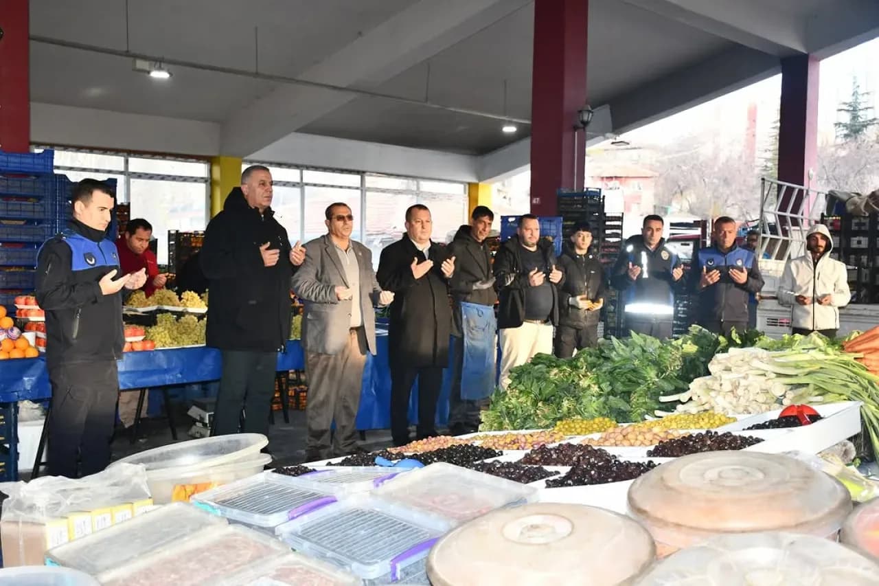 Haymana Belediyesi'nden Pazar Yerinde Sıcak Çorba İkramı