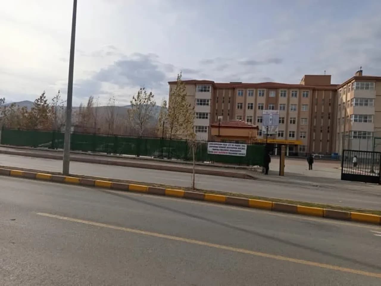 Yahyalı'da Okul Çevresi Düzenlemesi Tamamlandı