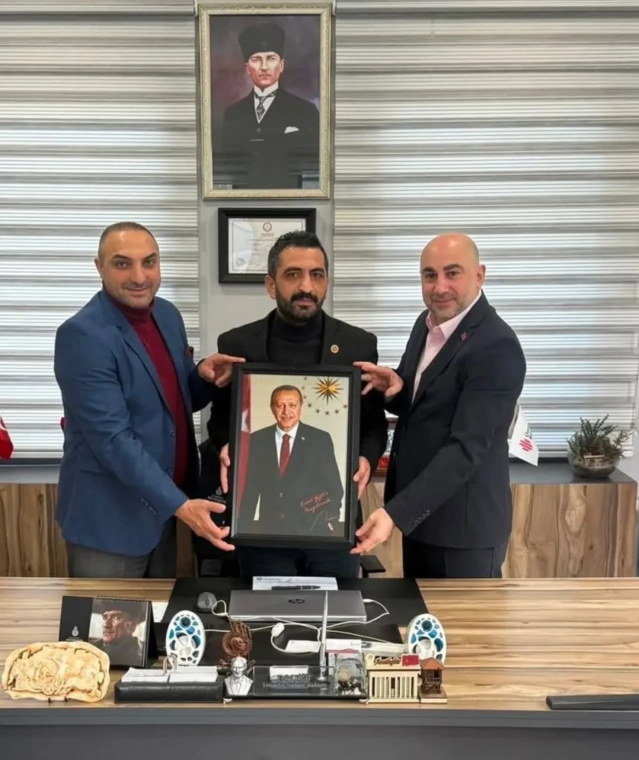 Cumhurbaşkanı'ndan Ümraniye Muhtarına Özel İmzalı Teşekkür