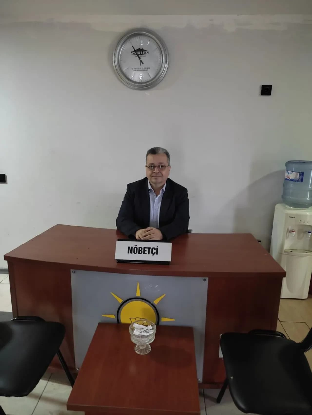 AK Parti Çukurova İlçe Başkanlığı'nda Günün Nöbetçi İsimleri AK Parti Çukurova İlçe Başkanlığı'nda Günün Nöbetçi İsimleri