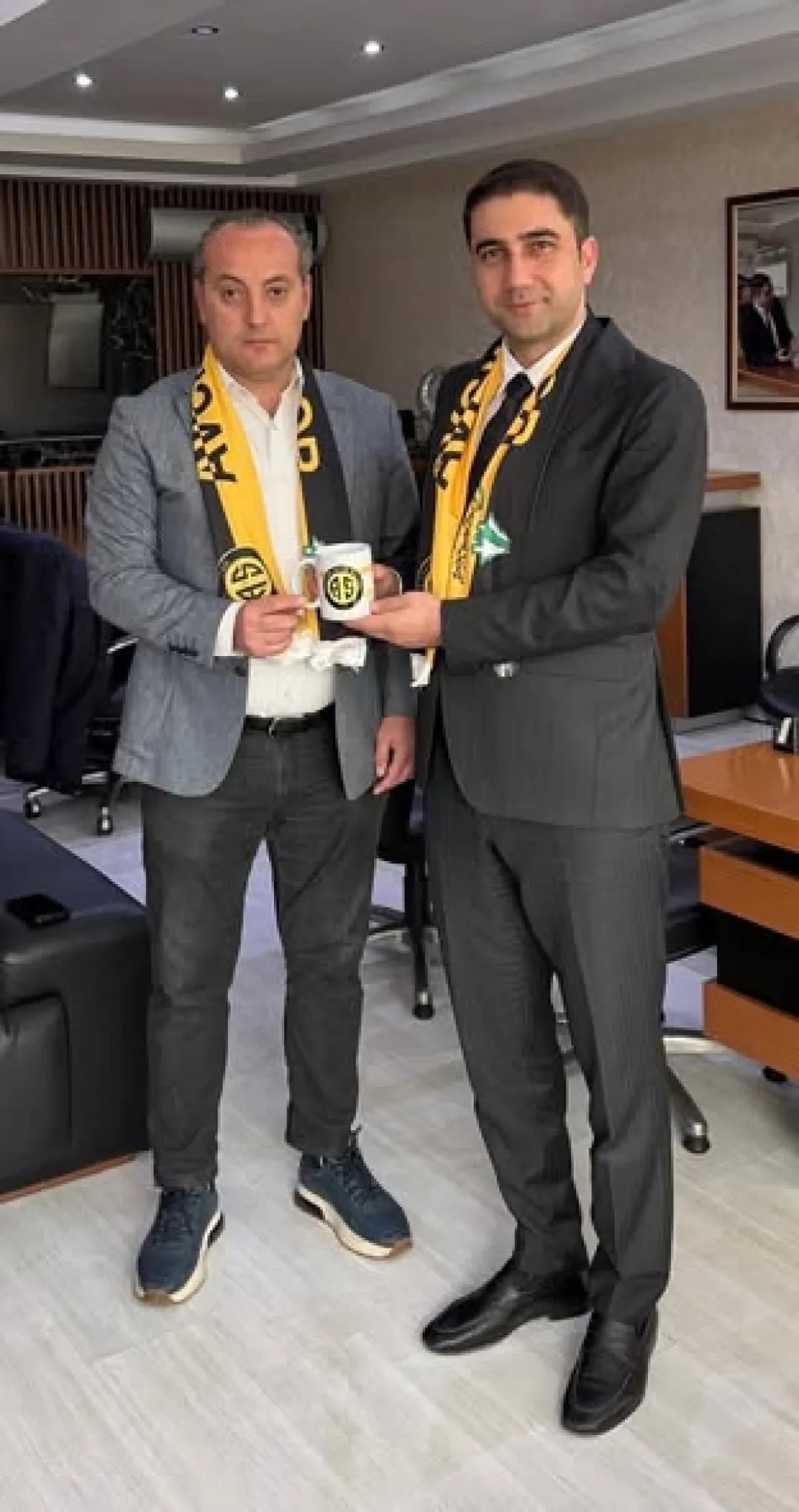 Avcılar Spor Başkanı Erkut Kısa, Wilco Group CEO'su Mehmet Avcı'yı Ziyaret Etti Avcılar Spor Başkanı Erkut Kısa, Wilco Group CEO'su Mehmet Avcı'yı Ziyaret Etti