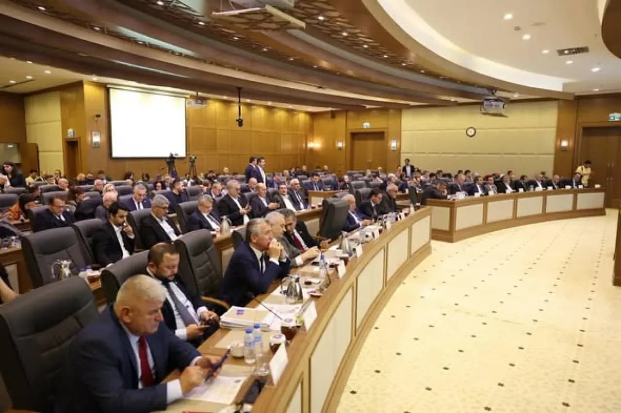 Bursa Büyükşehir Belediyesi Meclis Toplantısı Gerçekleştirdi ve Gururlandıran Sporcuyu Ağırladı Bursa Büyükşehir Belediyesi Meclis Toplantısı Gerçekleştirdi ve Gururlandıran Sporcuyu Ağırladı