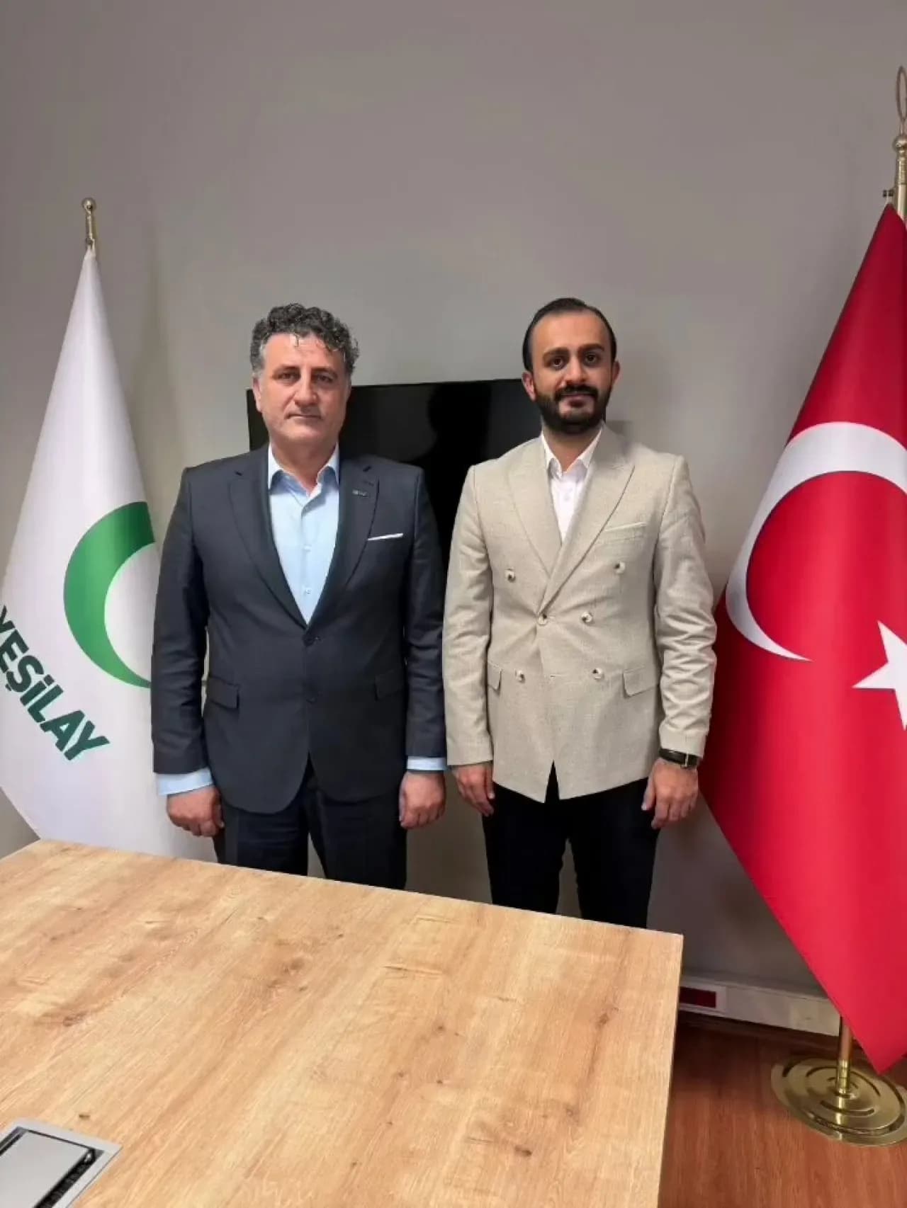 DEVA Partisi Pendik İlçe Başkanı Fatih Korkusuz, Yeşilay Pendik Şubesi'ni Ziyaret Etti