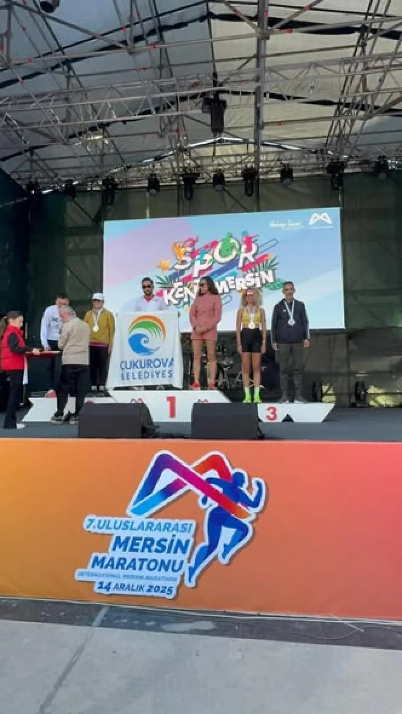 Çukurova Belediyesi Sporcuları Mersin Maratonu'nda Zirvede