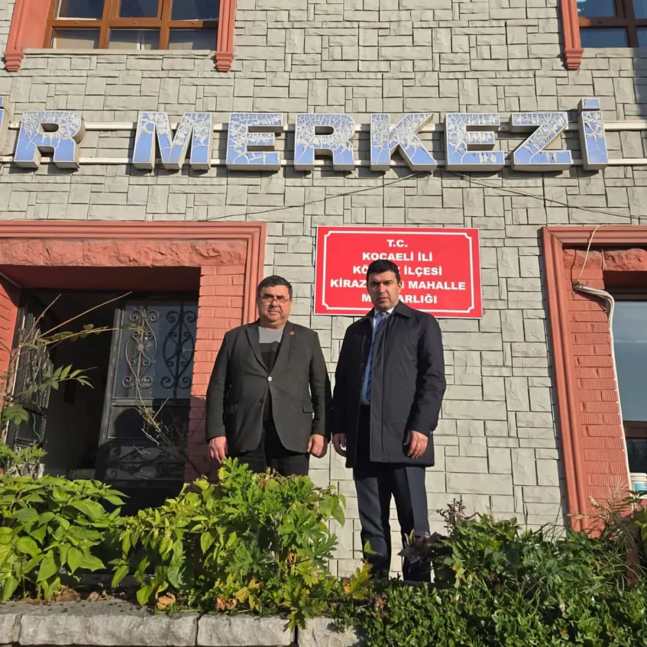 Körfez Kaymakamı Kirazlıyalı Mahallesinde Muhtar Ziyareti Gerçekleştirdi