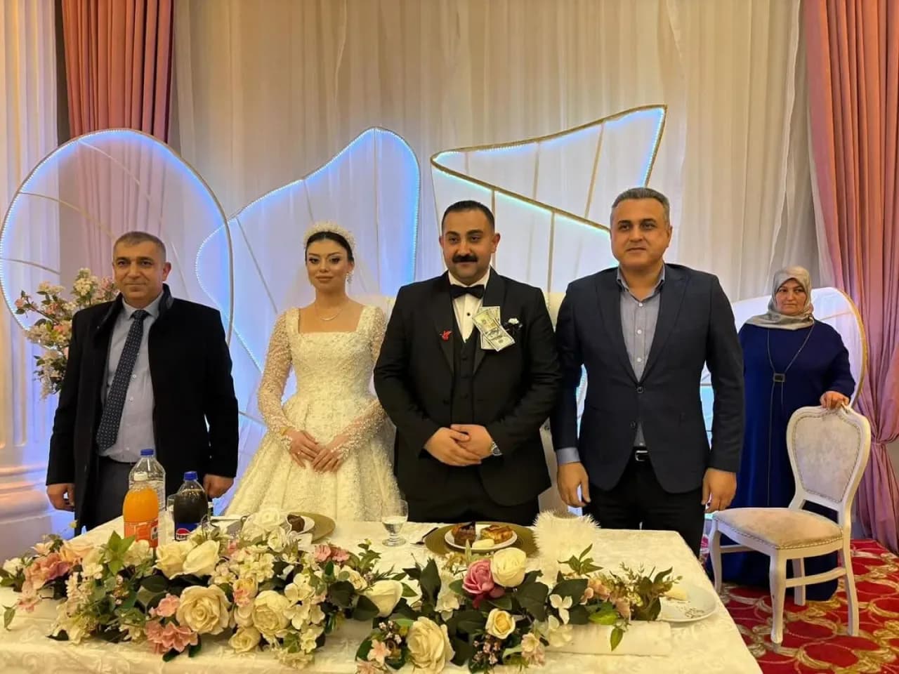 Küçükçekmece Kaymakamı Mustafa Anteplioğlu, Düğün Töreninde Nikah Şahidi Oldu Küçükçekmece Kaymakamı Mustafa Anteplioğlu, Düğün Töreninde Nikah Şahidi Oldu