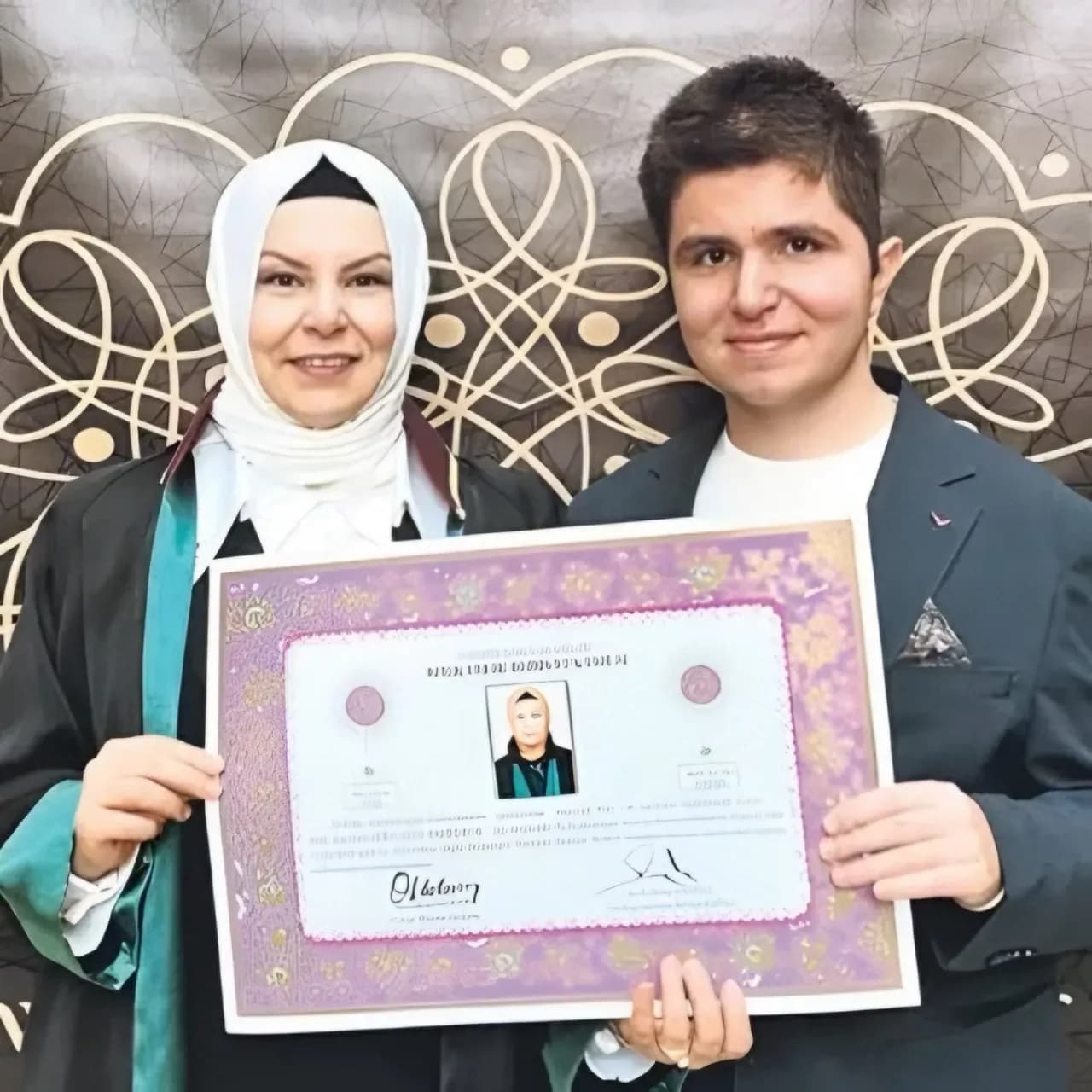 Gülistan Sargut: Oğlu İçin Avukat Olan Annenin 21 Yıllık Hukuk Mücadelesi Gülistan Sargut: Oğlu İçin Avukat Olan Annenin 21 Yıllık Hukuk Mücadelesi