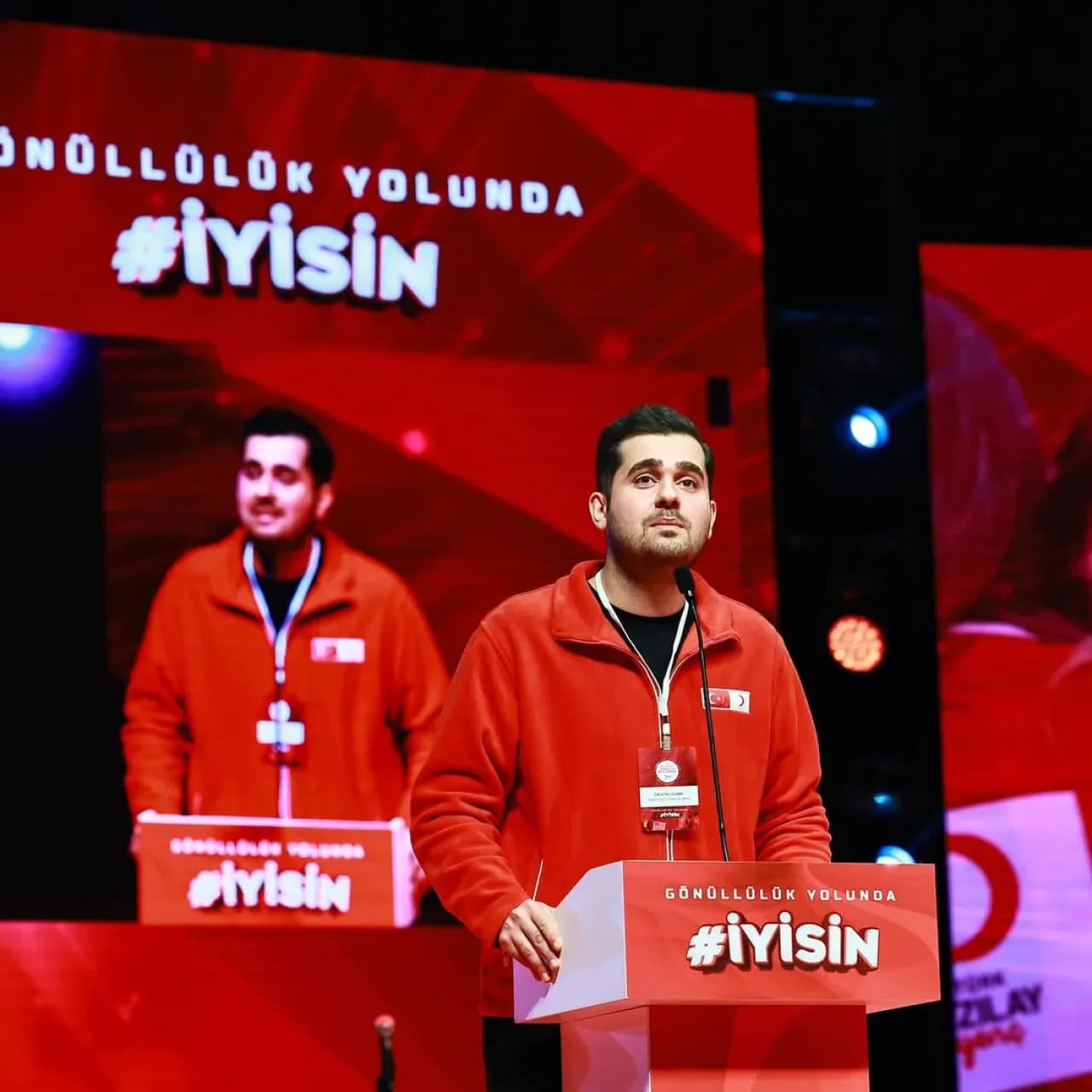 Genç Kızılay İstanbul'da Büyük Gönüllü Buluşmasına Ev Sahipliği Yaptı Genç Kızılay İstanbul'da Büyük Gönüllü Buluşmasına Ev Sahipliği Yaptı