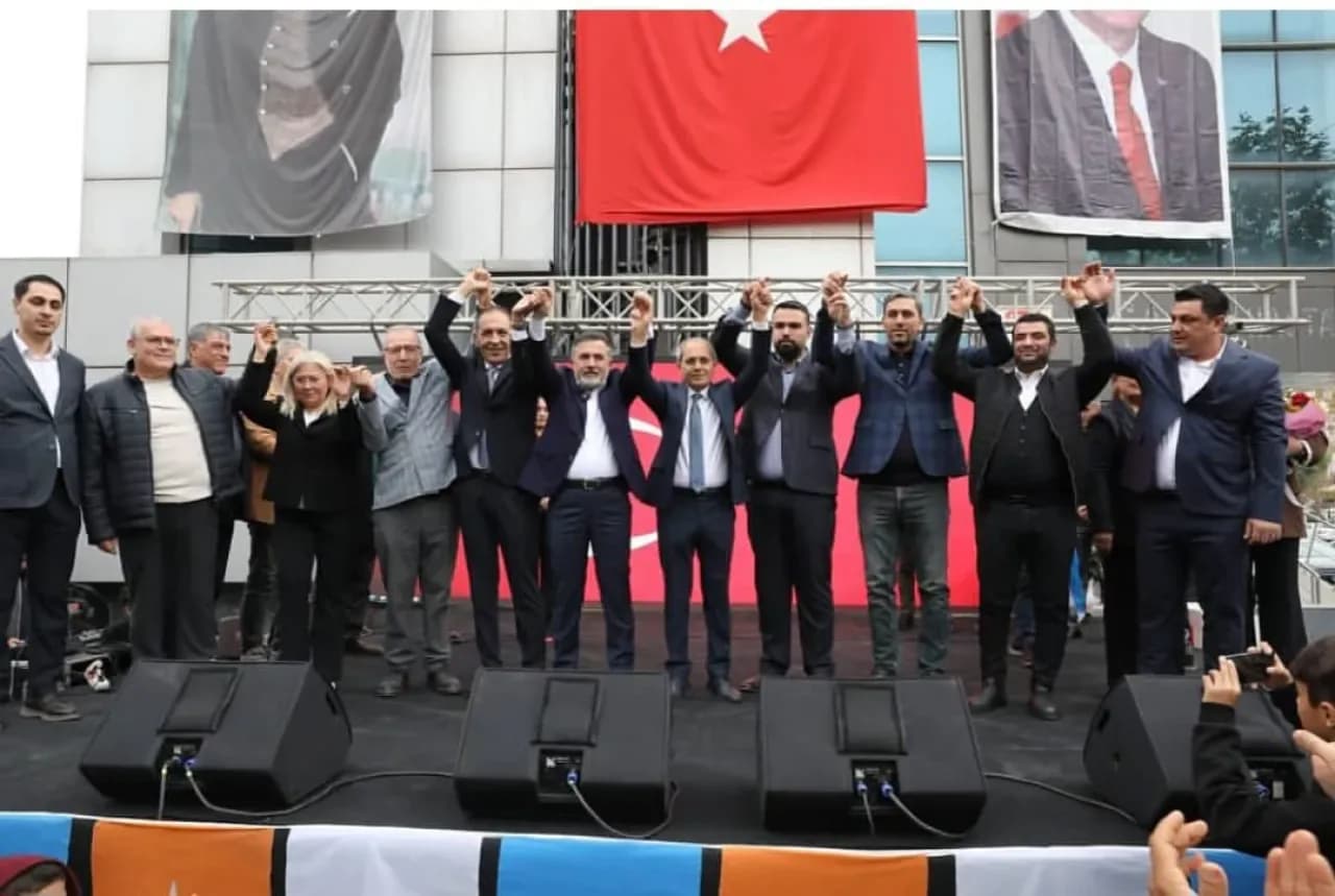 AK Parti'de Ceyhan İlçe Başkanlığı Görevi Devredildi AK Parti'de Ceyhan İlçe Başkanlığı Görevi Devredildi