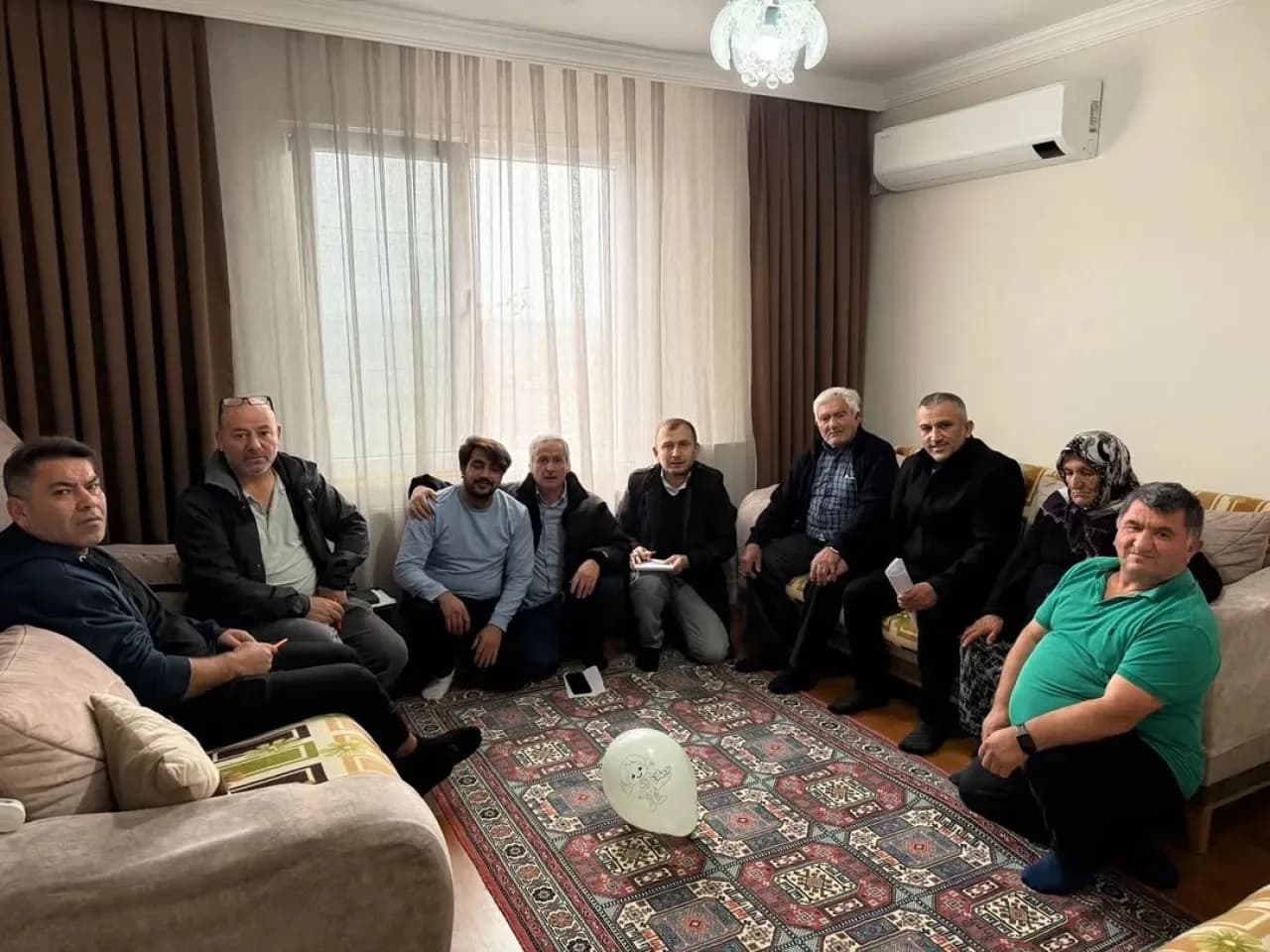 AK Parti Sarıyer'de Mahalle Ziyaretleriyle Vatandaşlarla Buluştu