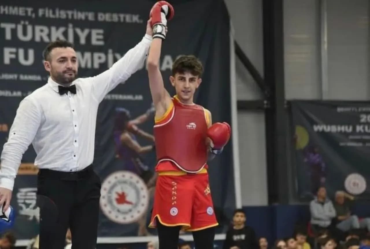 Esenyurtlu Öğrenci Ensar Turaç Kukula, Wushu Kung Fu'da Türkiye Şampiyonu Oldu