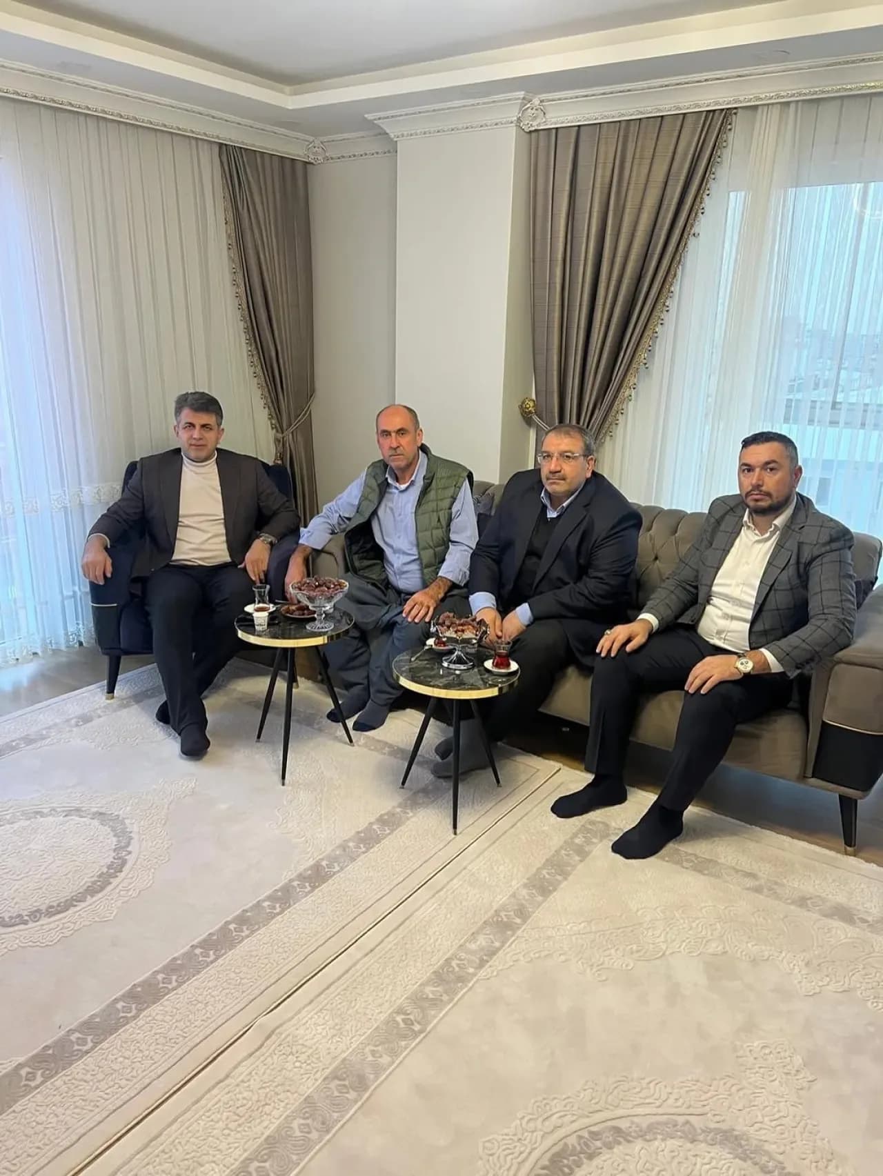AK Parti Başkanından Göztepe Mahallesine Umre Ziyareti