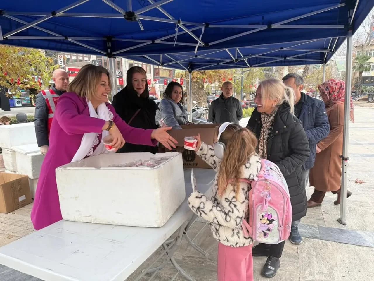 İzmit'te Regaib Kandili Coşkusu: Helva ve Dualarla Anlamlı Kutlama İzmit'te Regaib Kandili Coşkusu: Helva ve Dualarla Anlamlı Kutlama