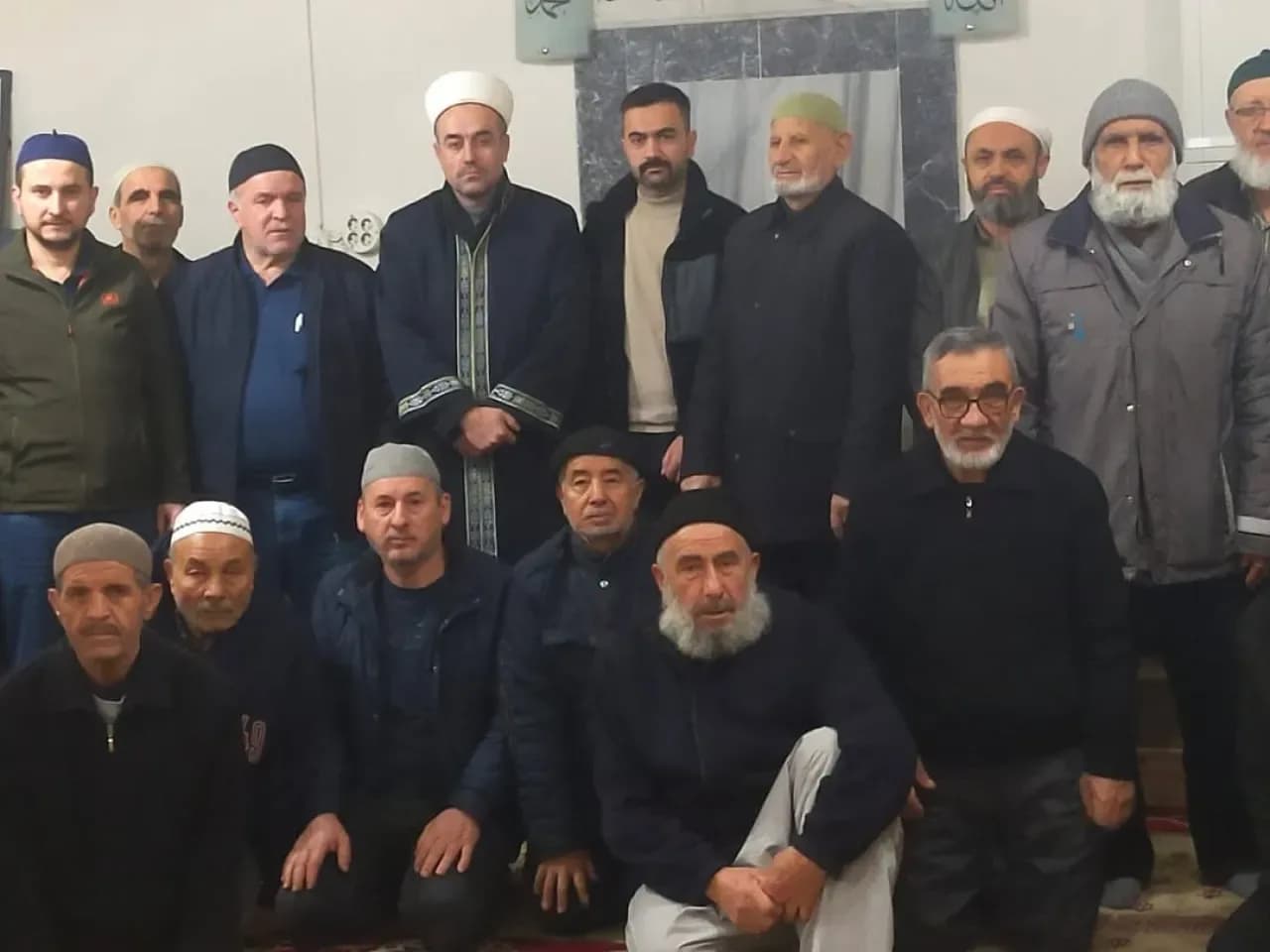Bursa'da Fatih Lale Camii'nde Sabah Namazı Buluşması Manevi Bir Atmosferde Gerçekleşti Bursa'da Fatih Lale Camii'nde Sabah Namazı Buluşması Manevi Bir Atmosferde Gerçekleşti