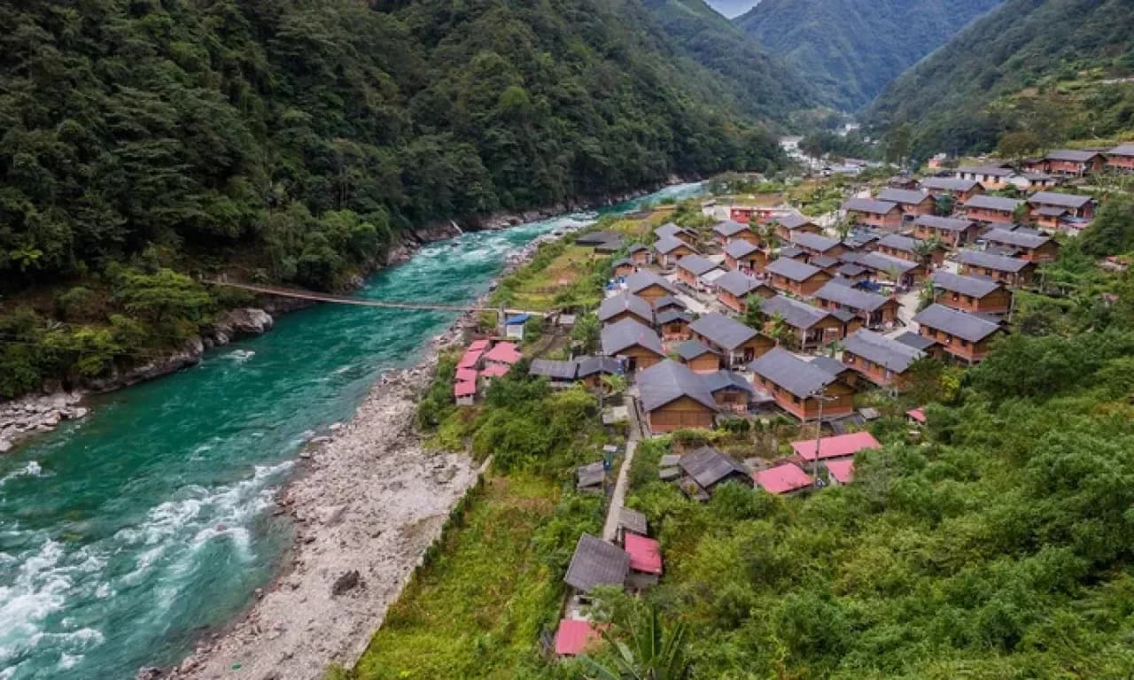 Çinli Yazarın Yeni Eseri: Dulong Halkının Bin Yıllık Dönüşümünde Unutulmaz Kahramanlar