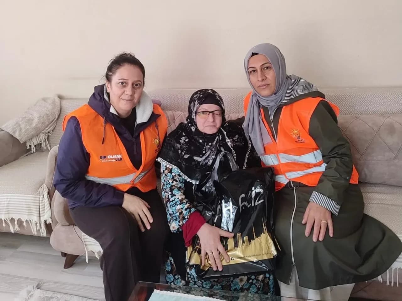 AK Parti Kartal İlçe Başkanlığı'ndan Ramazan'da Anlamlı Ziyaretler AK Parti Kartal İlçe Başkanlığı'ndan Ramazan'da Anlamlı Ziyaretler