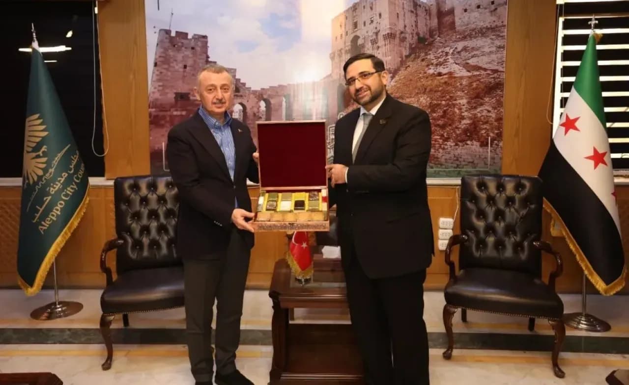 Başkan Büyükakın, Halepli Yetkililer ve Esnafla Bir Araya Geldi
