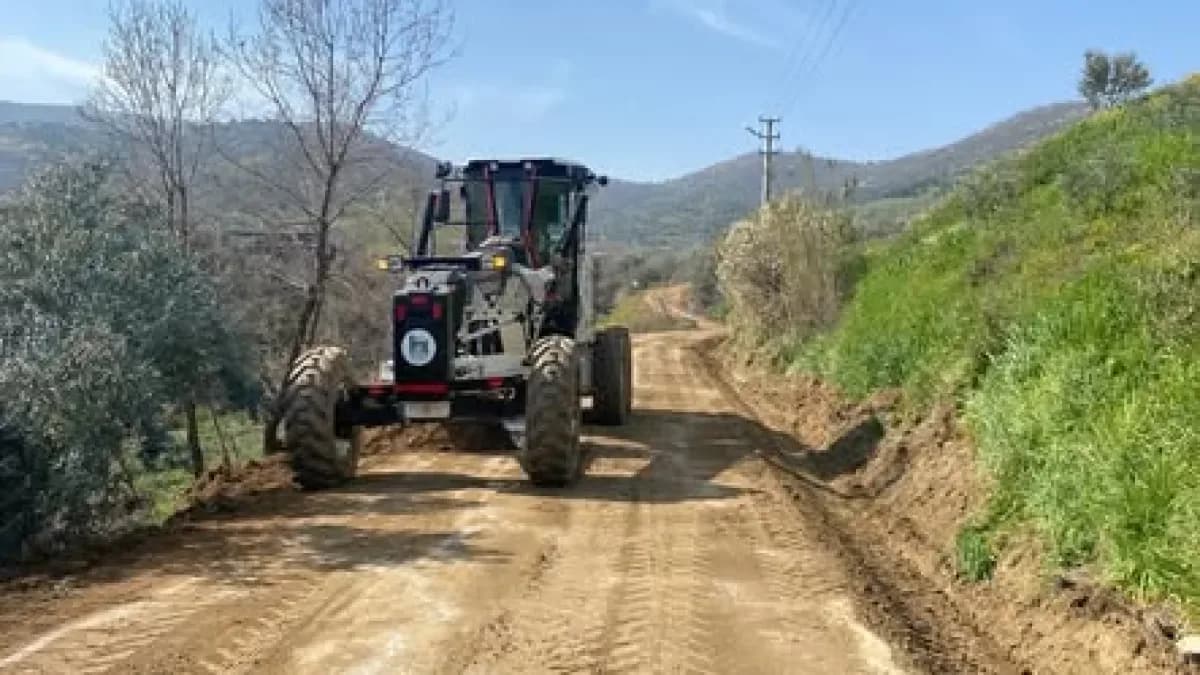 Kiraz Belediyesi Yeniköy Mahallesi'ndeki Kapalı Bağlantı Yollarını Açtı
