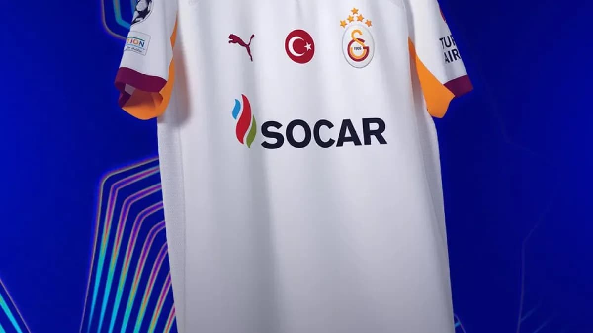 Galatasaray Liverpool Maçında Sürpriz Forma Tercihi: Beyazın Anlamı Ne? Galatasaray Liverpool Maçında Sürpriz Forma Tercihi: Beyazın Anlamı Ne?