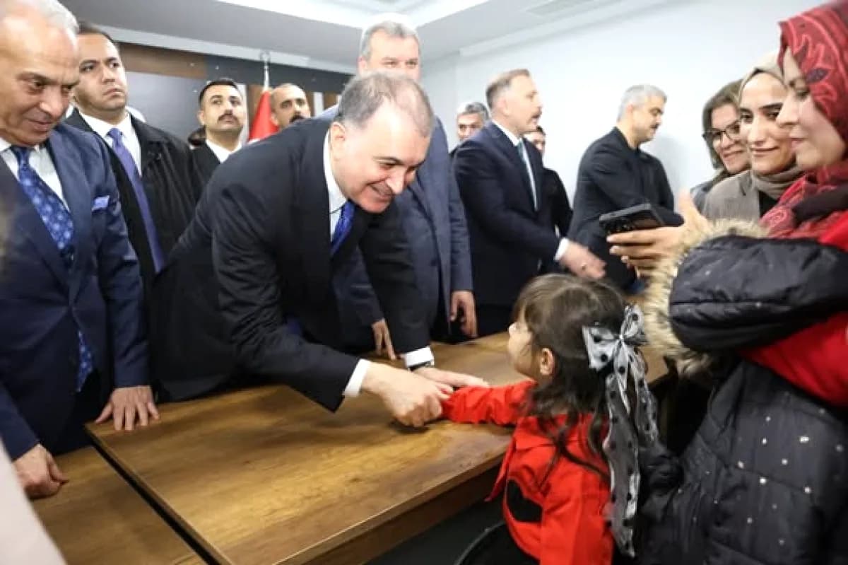 Cumhur İttifakı Adana'da Bayramlaşma Buluşması: Ömer Çelik'ten Mesaj Cumhur İttifakı Adana'da Bayramlaşma Buluşması: Ömer Çelik'ten Mesaj