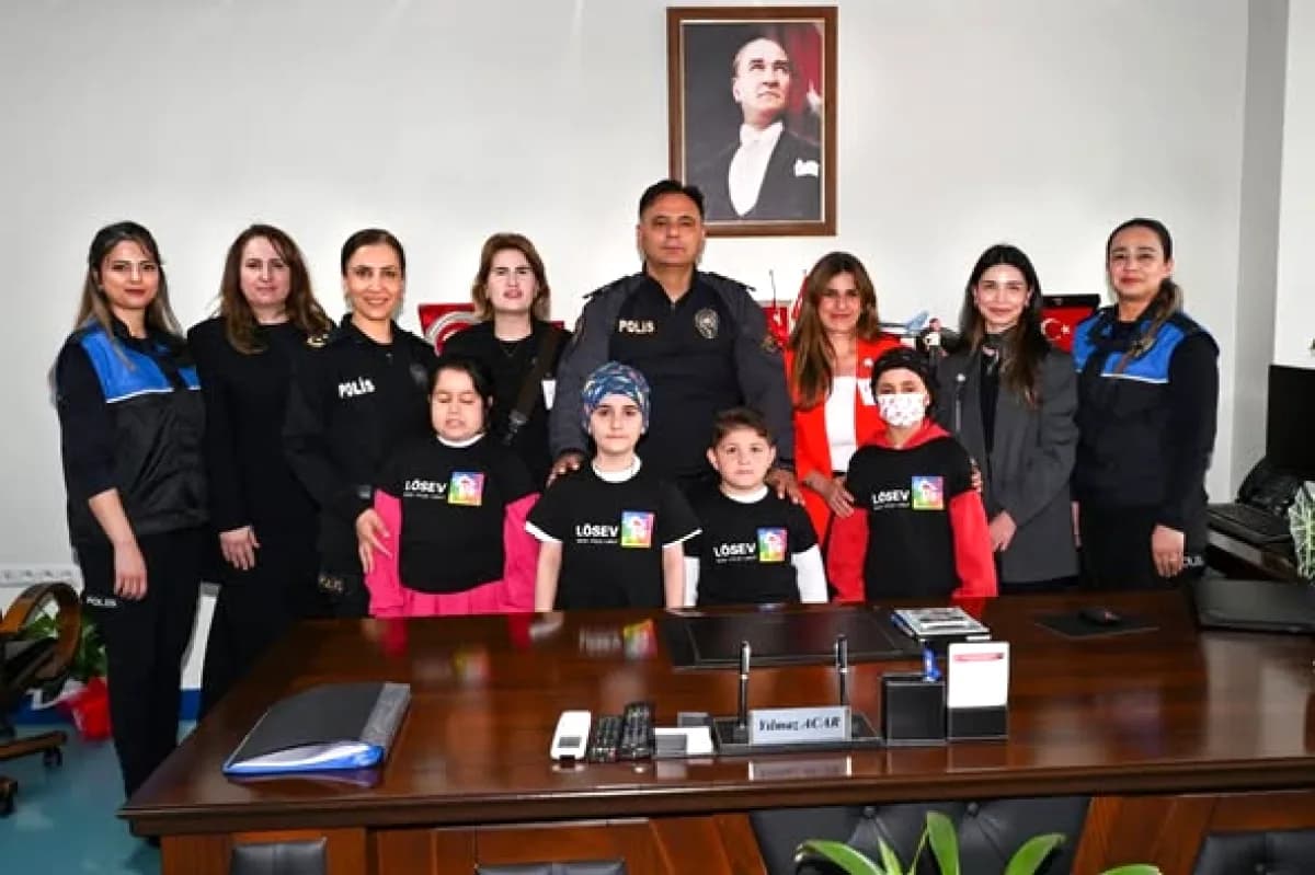 Adana'da Polis Haftası: Minik Öğrencilerden Emniyete Anlamlı Ziyaret