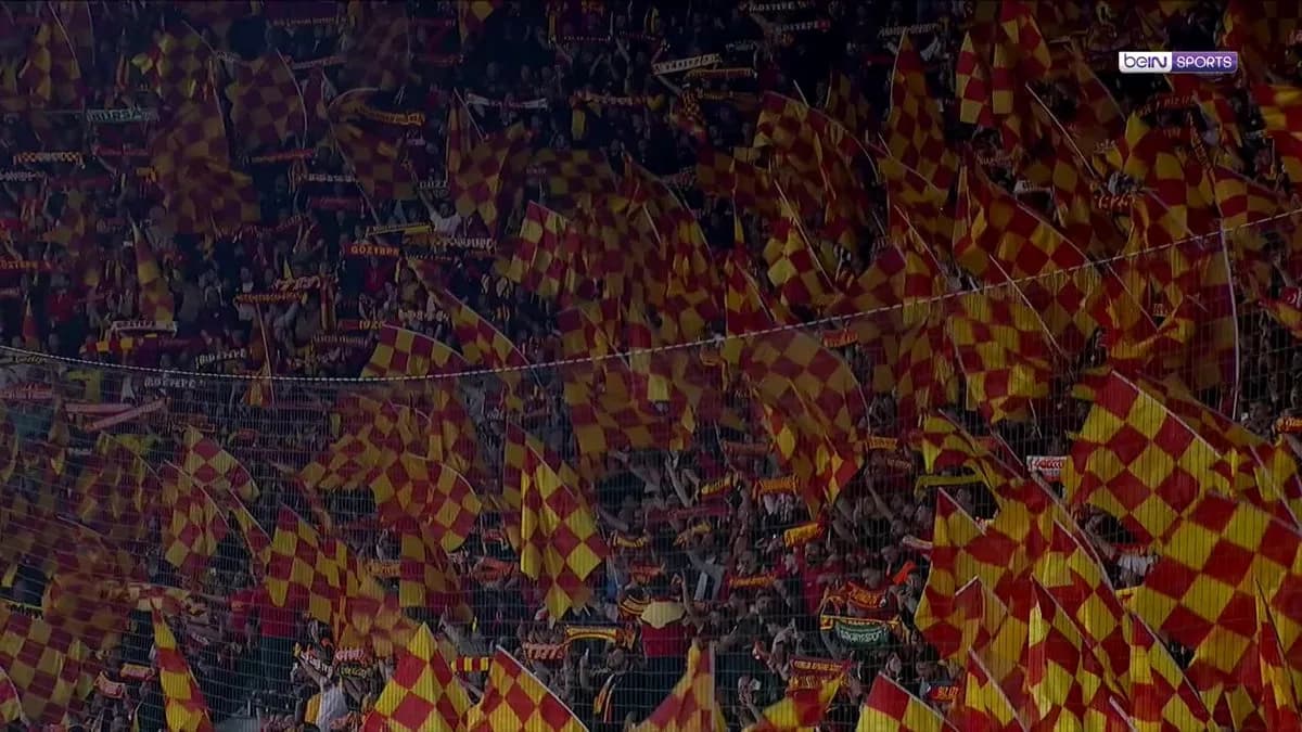 Göztepe tribünlerinde maç öncesi Med Cezir performansı: Taraftarlar takımlarını morallendirdi