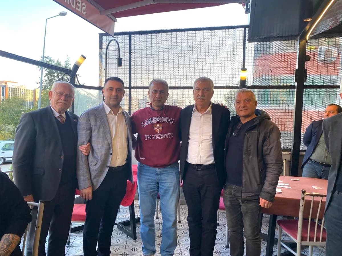 Adana'da Mahalle Buluşması: Vatandaşların Talepleri Dinlendi Adana'da Mahalle Buluşması: Vatandaşların Talepleri Dinlendi